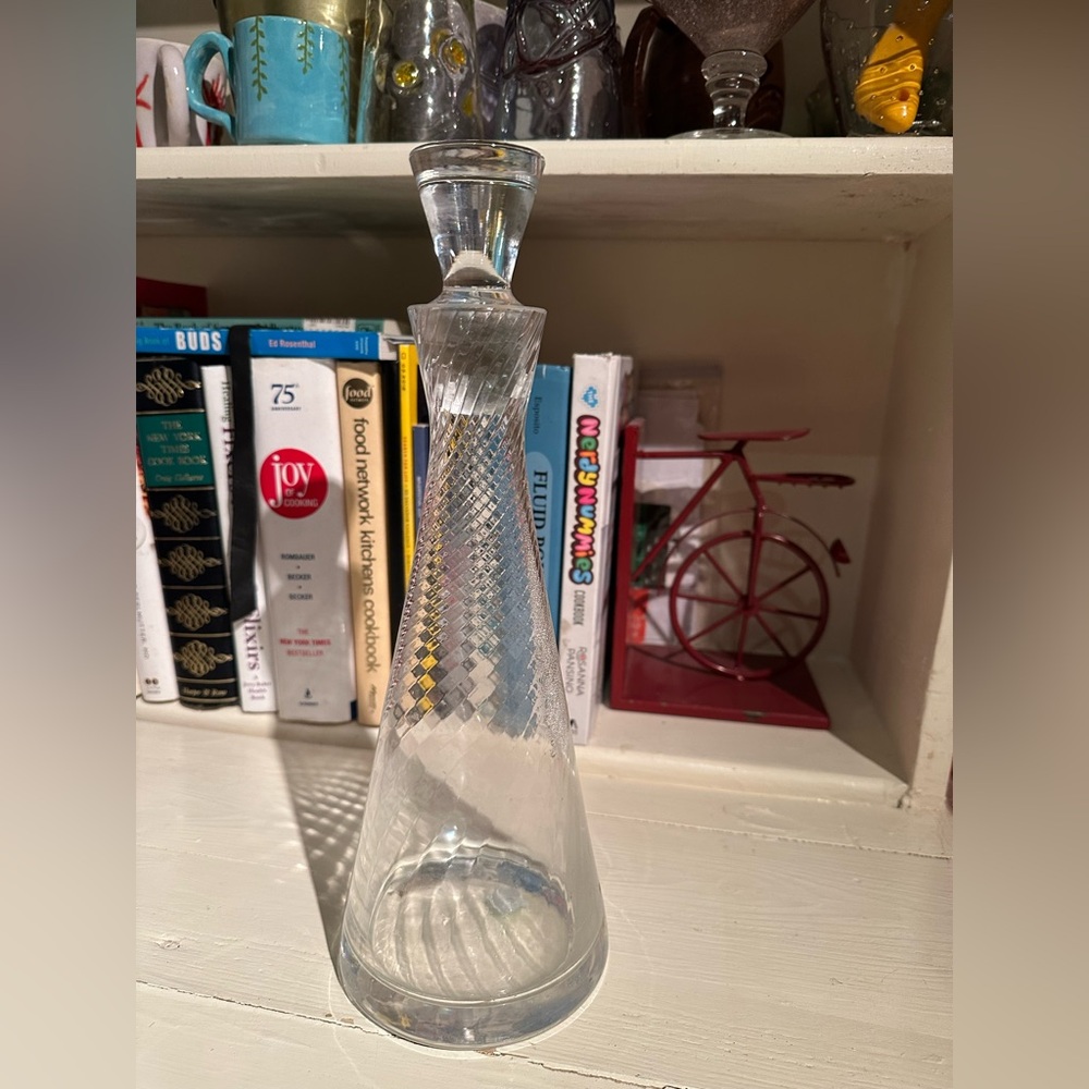 Vintage Glass Wine Decanter with Stopper – Tall Cut Glass Barware